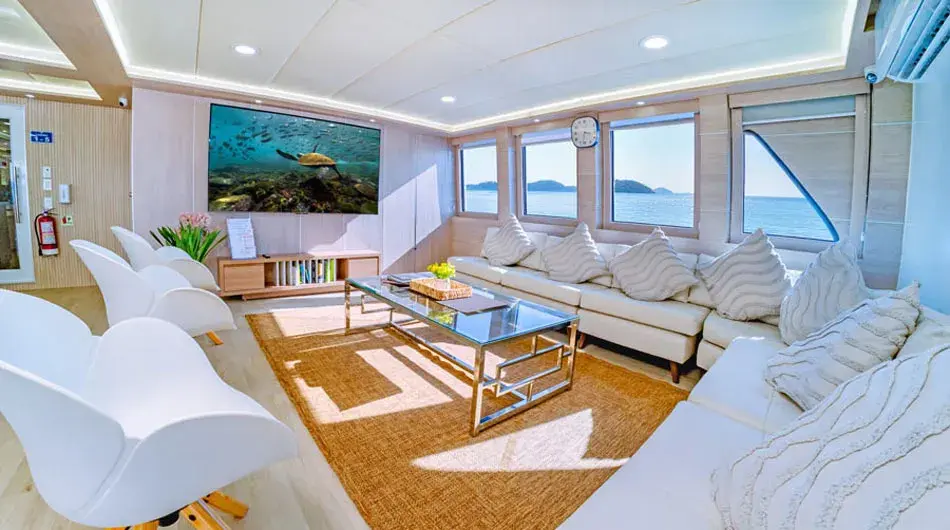 Treasure of the Galapagos Lounge