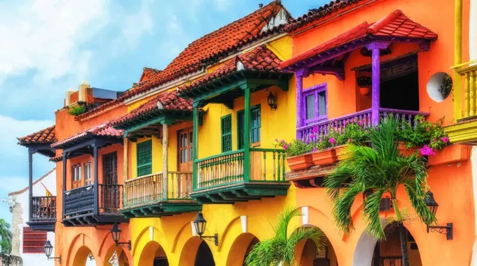 Colourful Spanish colonial houses in Cartagena, Colombia