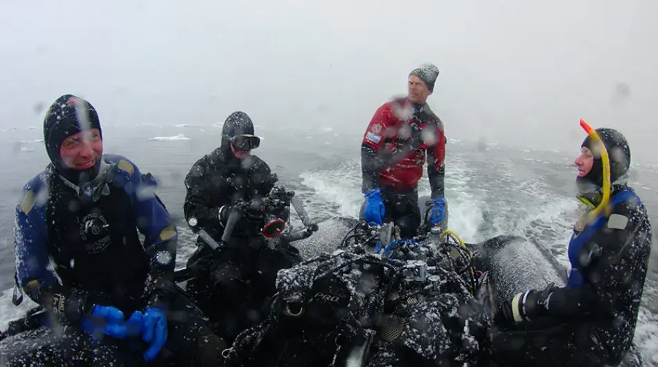 diving-in-antarctica-9