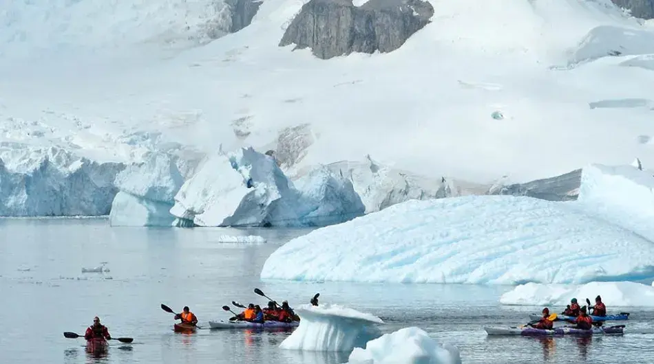 kayaking-in-antarctica-2