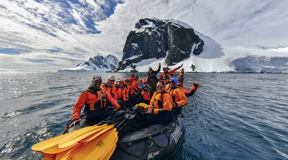 kayaking-in-antarctica-4