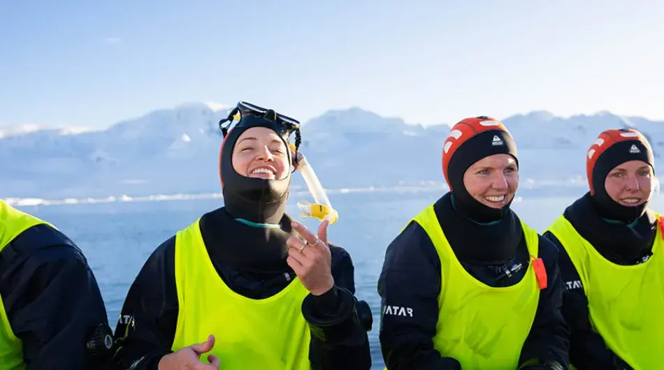 snorkelling-antarctica-2