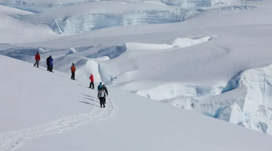 snowshoeing-in-antarctica-1