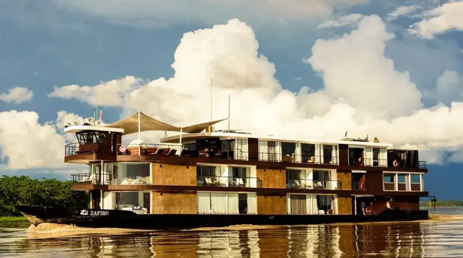 M/V Zafiro cruising down the Peruvian amazon