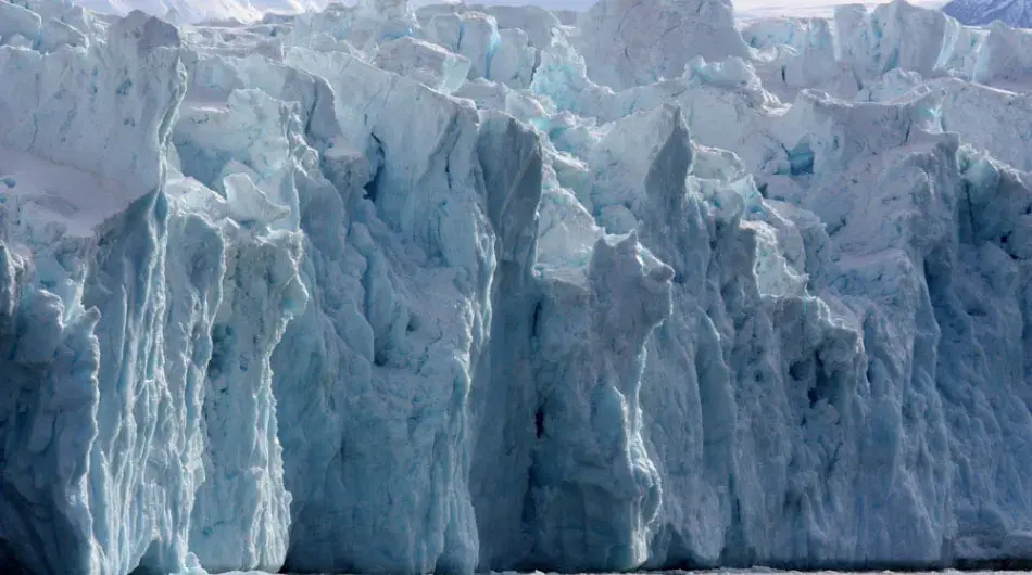Antarctica_Glacier-on-Stonington-Island-gallery