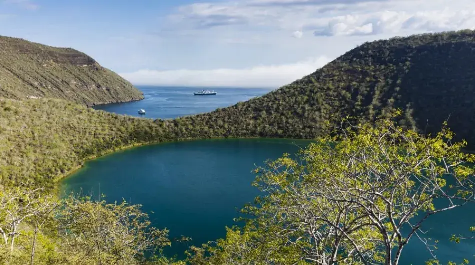 Tagus Cove lookout