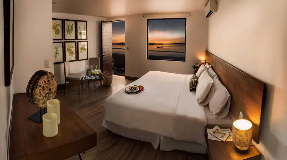 Superior cabin on board the La Perla ship