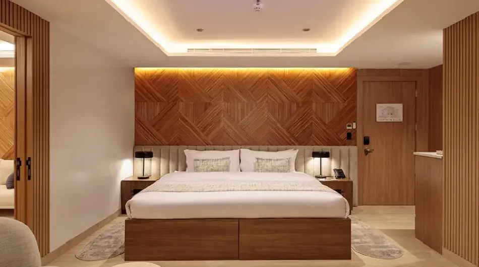 Hermes Galapagos ship owner suite