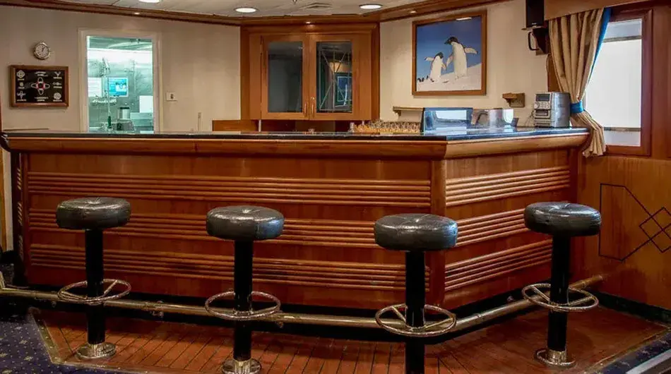 M/S Expedition Clipper Club Bar