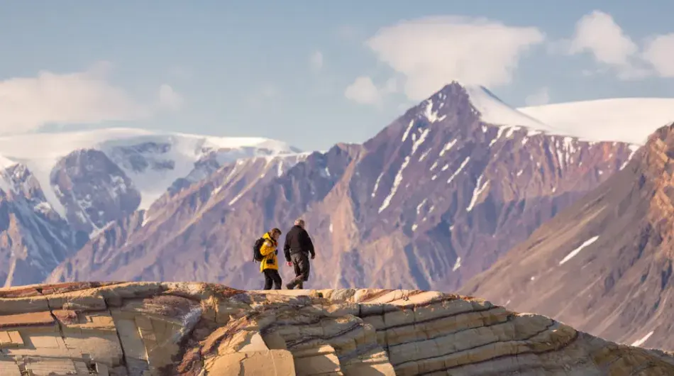 Quark tourists hiking