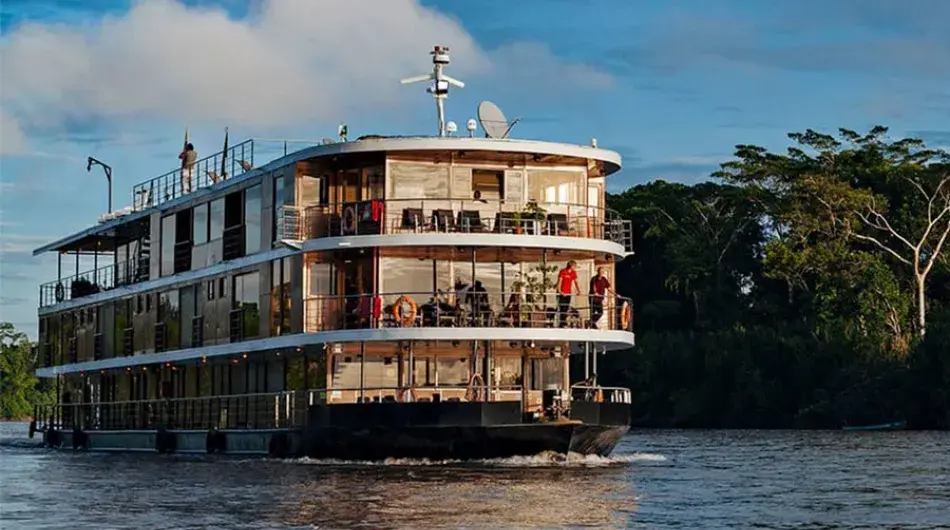 Exterior view of Anakonda ship cruising the Ecuadorian Amazon