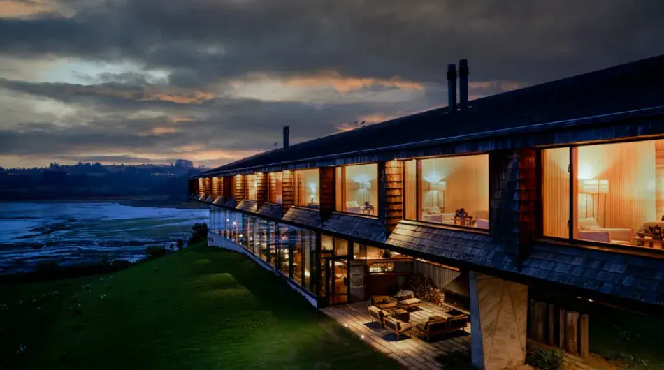 Refugia Chiloe Hotel Exterior Night
