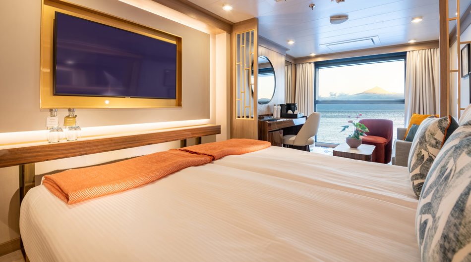 World Voyager infinity suite