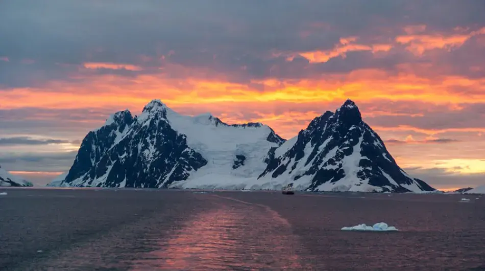 Sunset in Lemaire Channel