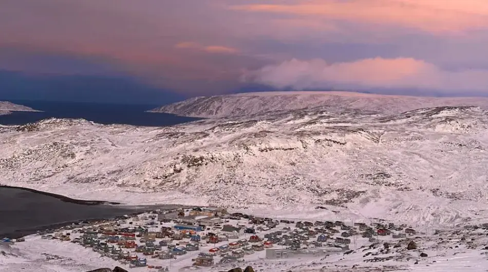 Salluit-village_sunset_lower-NWP_AC_GALLERY