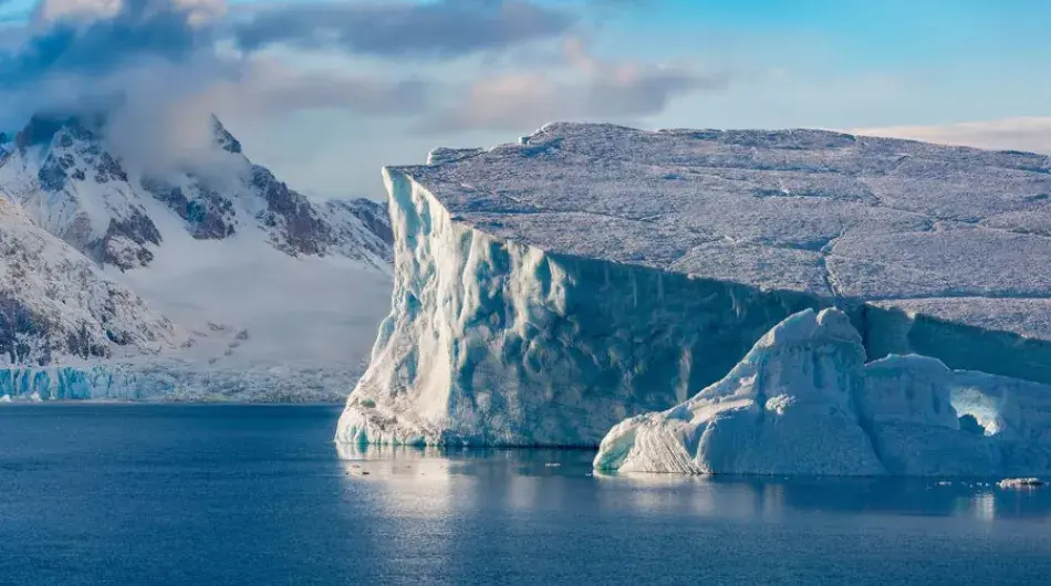 Scoresbysund-Bay1-Greenland_EG