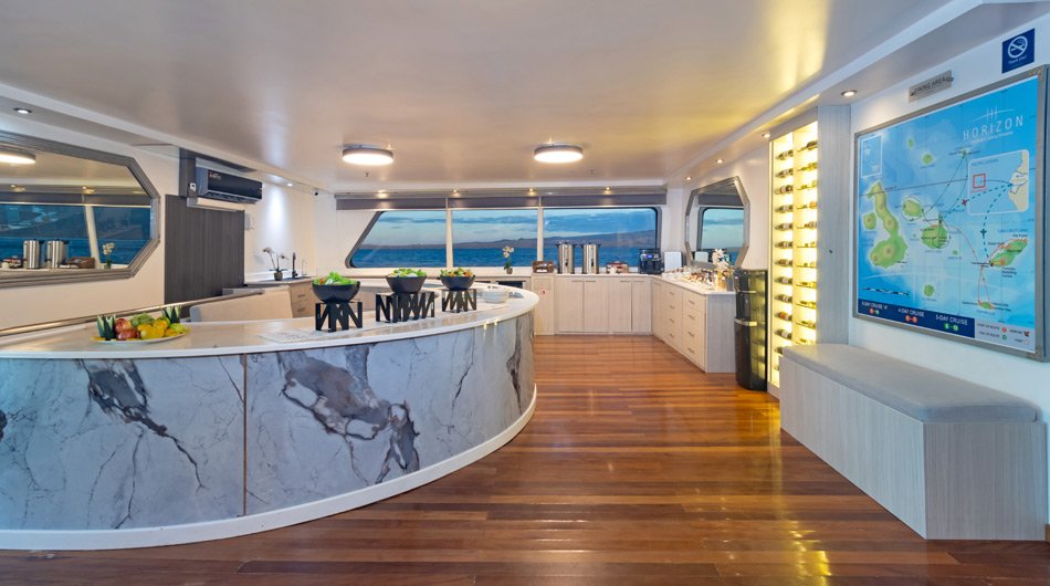 Horizon Trimaran Dining