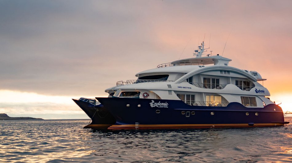 Endemic Galapagos - Exterior Sunset