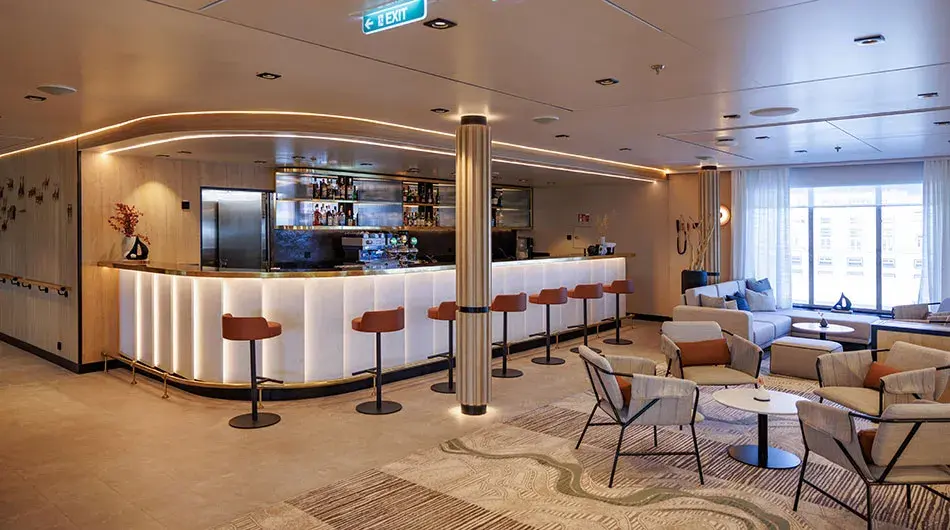 SH Diana Observation Lounge Bar