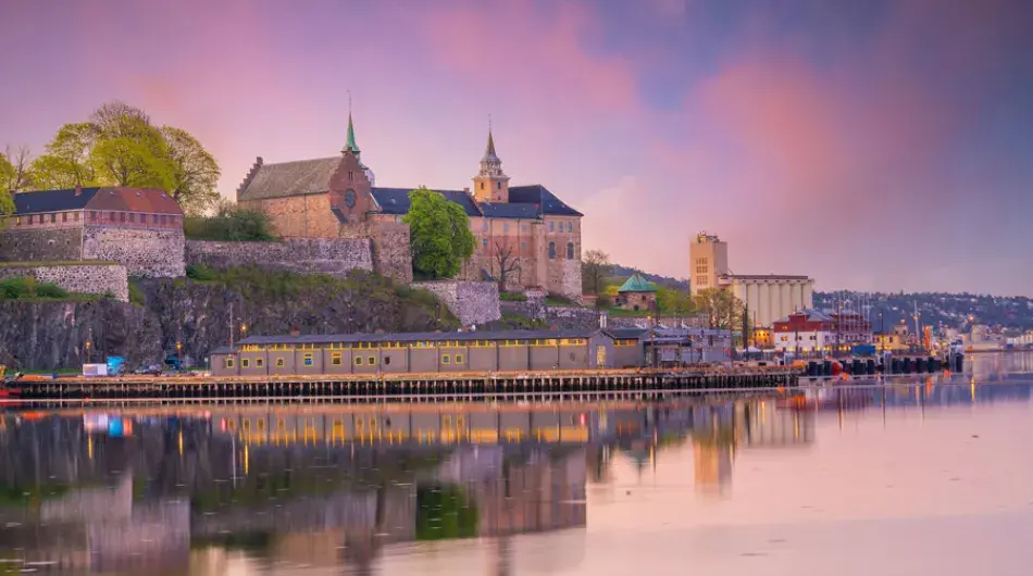 Oslo sunset by the water
