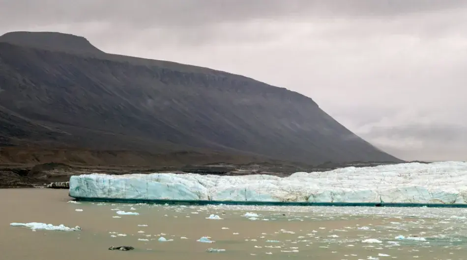 Canadian-Arctic_Devon-Island_Croker-Bay-Glacier-1_NWP