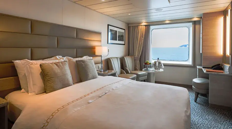 Heritage Discoverer Deck 4 Superior Stateroom