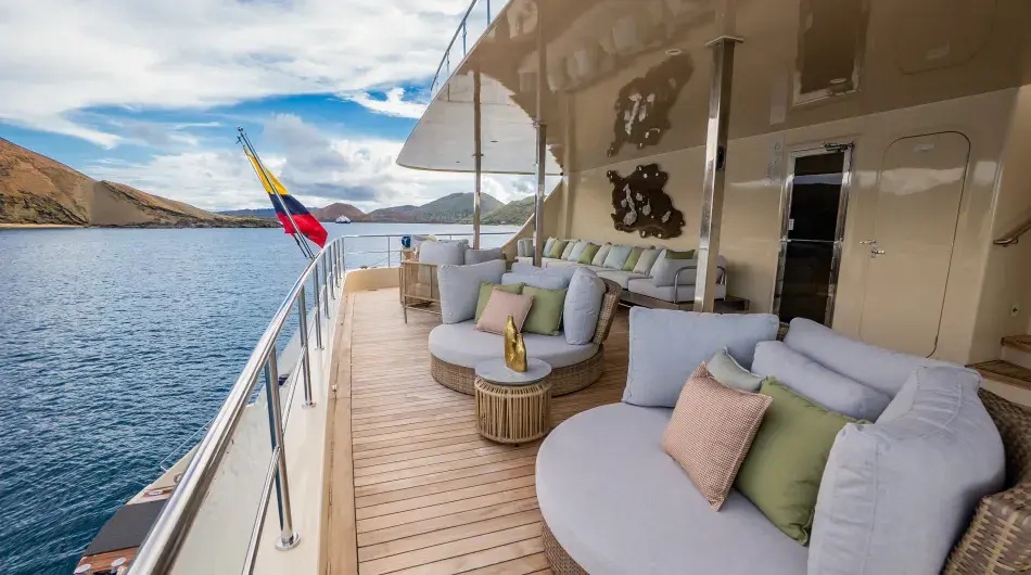 M/C Monique Catamaran Exterior Lounge Comfy lounges