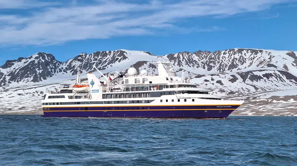 Heritage Discoverer Exterior view