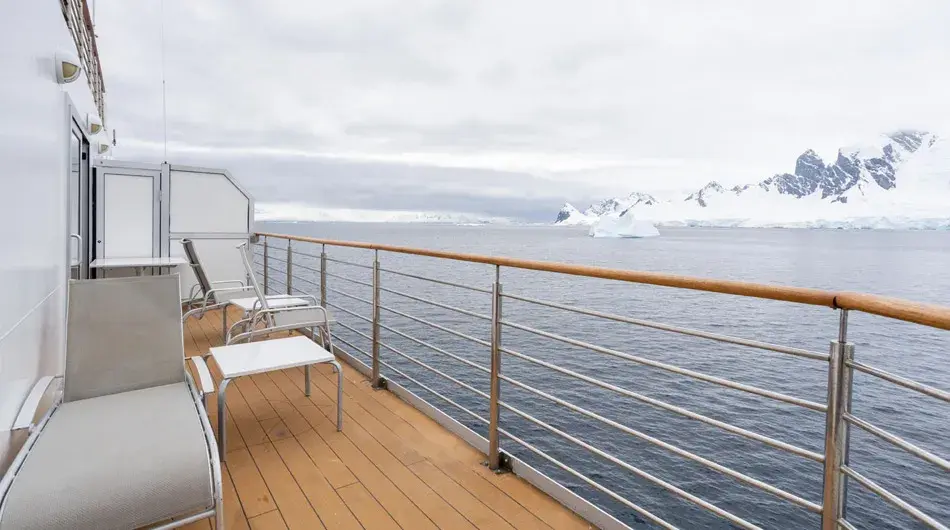 Heritage Discoverer Heritage Suite Balcony