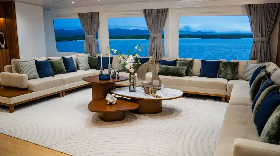 M/C Monique Catamaran Lounge