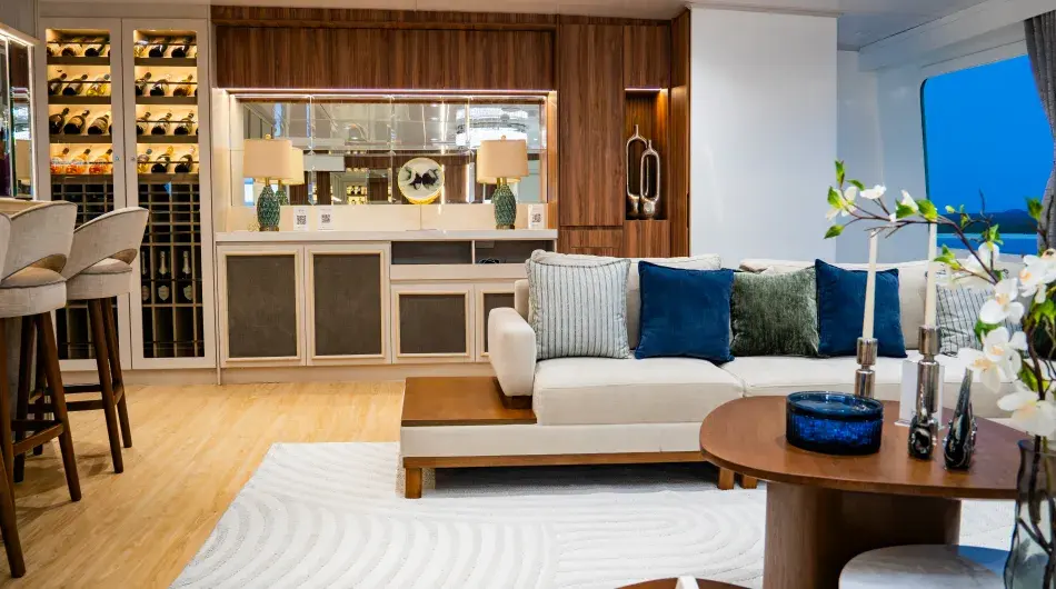 M/C Monique Catamaran Lounge