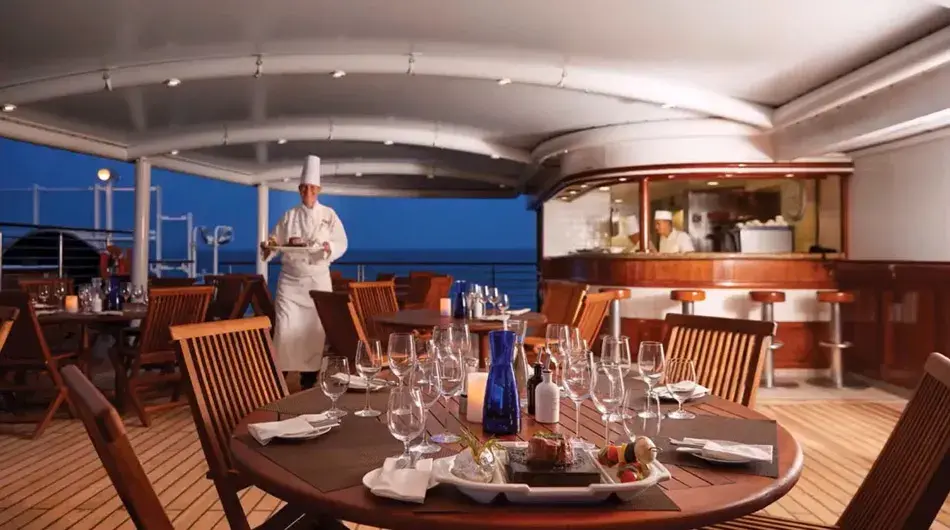 Heritage Discoverer Outside Grill
