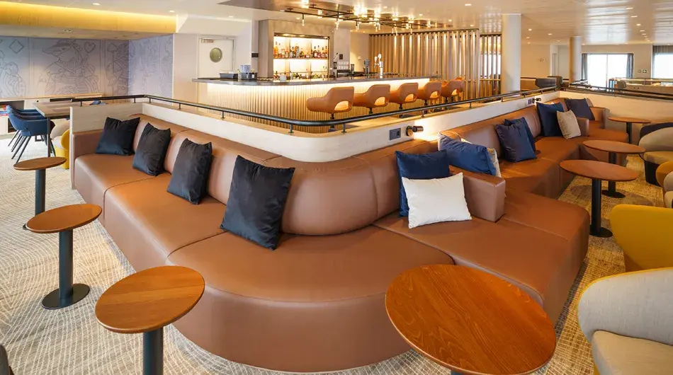 Quark%20Expeditions_Ultramarine_Panorama%20Lounge_(9)_Web[1]
