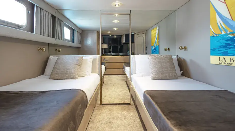 galaxy-stella-cabin-twin-front-galapagos-cruises