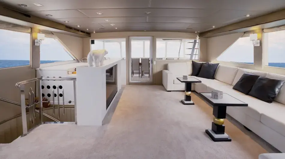 galaxy-stella-livingroom-capitan-galapagos-cruises