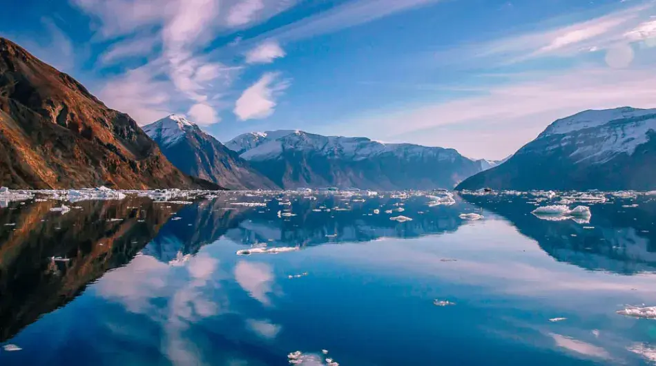 Kaiser-Franz-Joseph-Fjord-peaks_EG