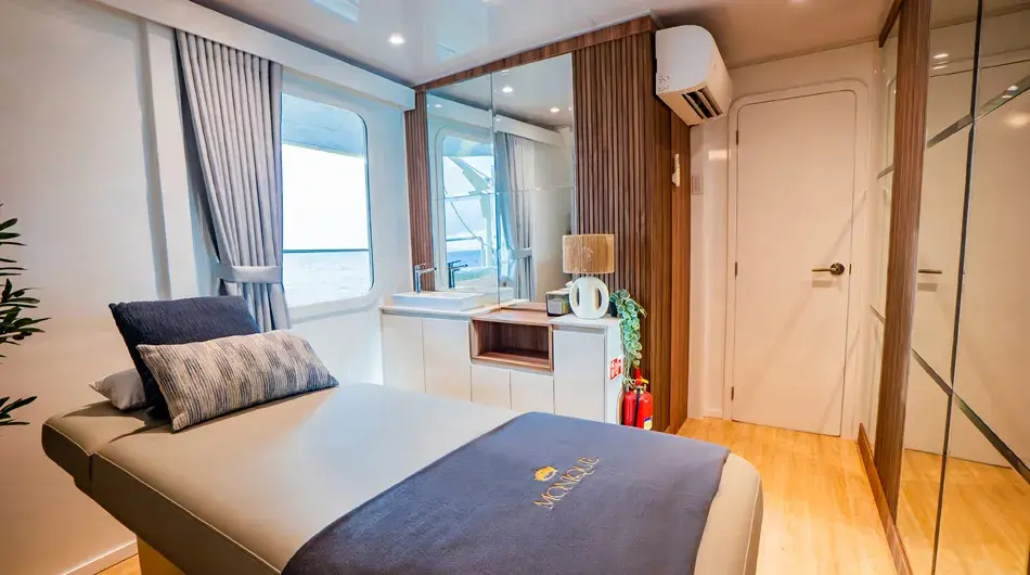 M/C Monique Catamaran spa M/C Monique Catamaran spa