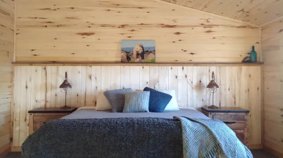 Seal River Heritage Lodge Bedroom