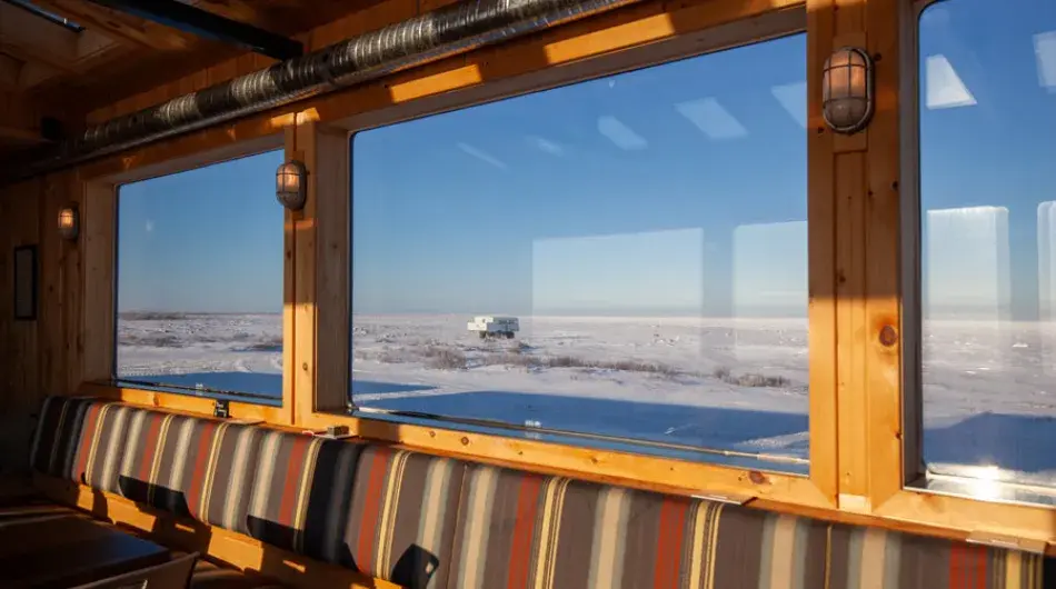 Thanadelthur Lounge onboard ©Tundra Buggy Lodge ctsy ©Alex Cupeiro/Frontiers North Adventure