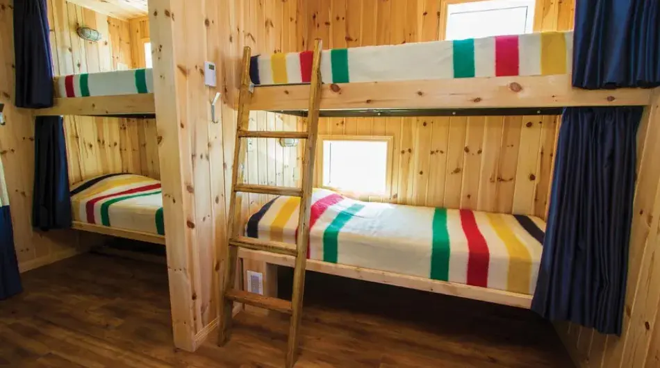 Sleeping quarters onboard ©Tundra Buggy Lodge ctsy ©Eric Lindberg/Frontiers North Adventure