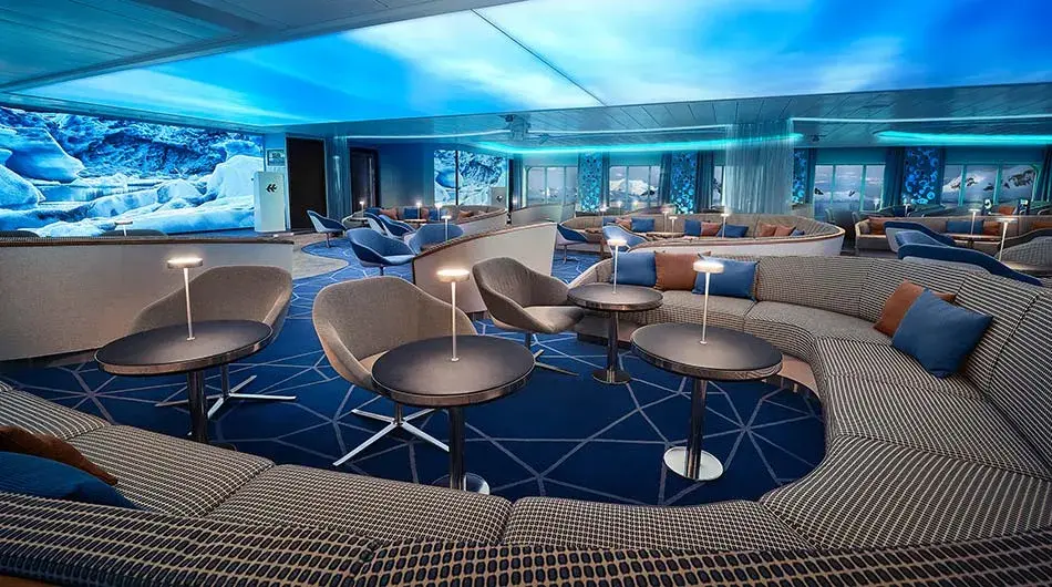 Hanseatic Inspiration Hanse Atrium: ctsy Hapag Lloyd Cruises
