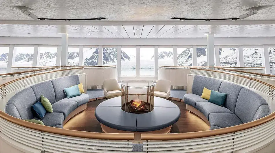 Hanseatic Inspiration Observation Lounge: ctsy Hapag Lloyd Cruises