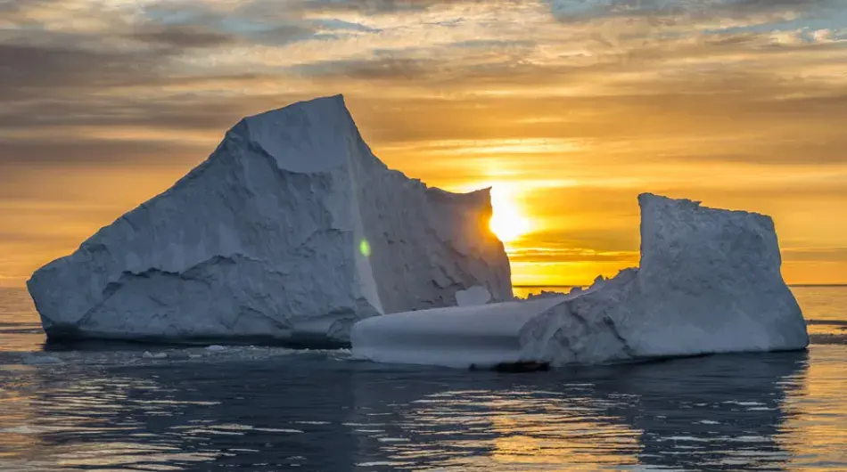 Iceberg sunset