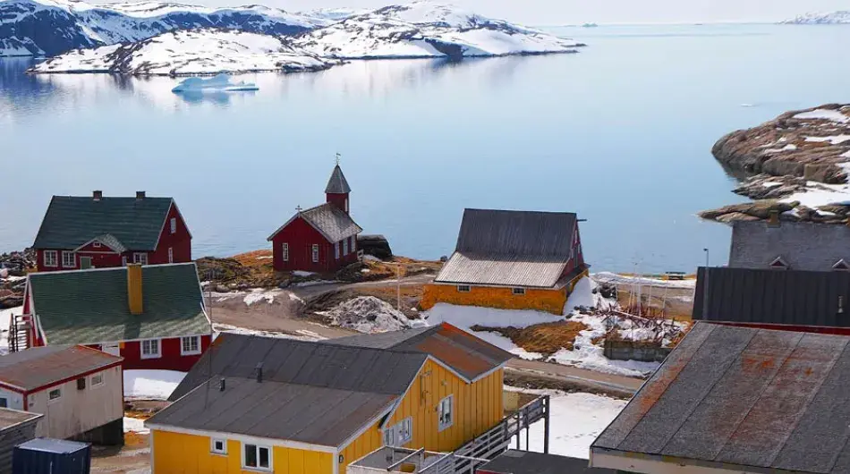Upernavik-village_Northwest-Greenland-GALLERY