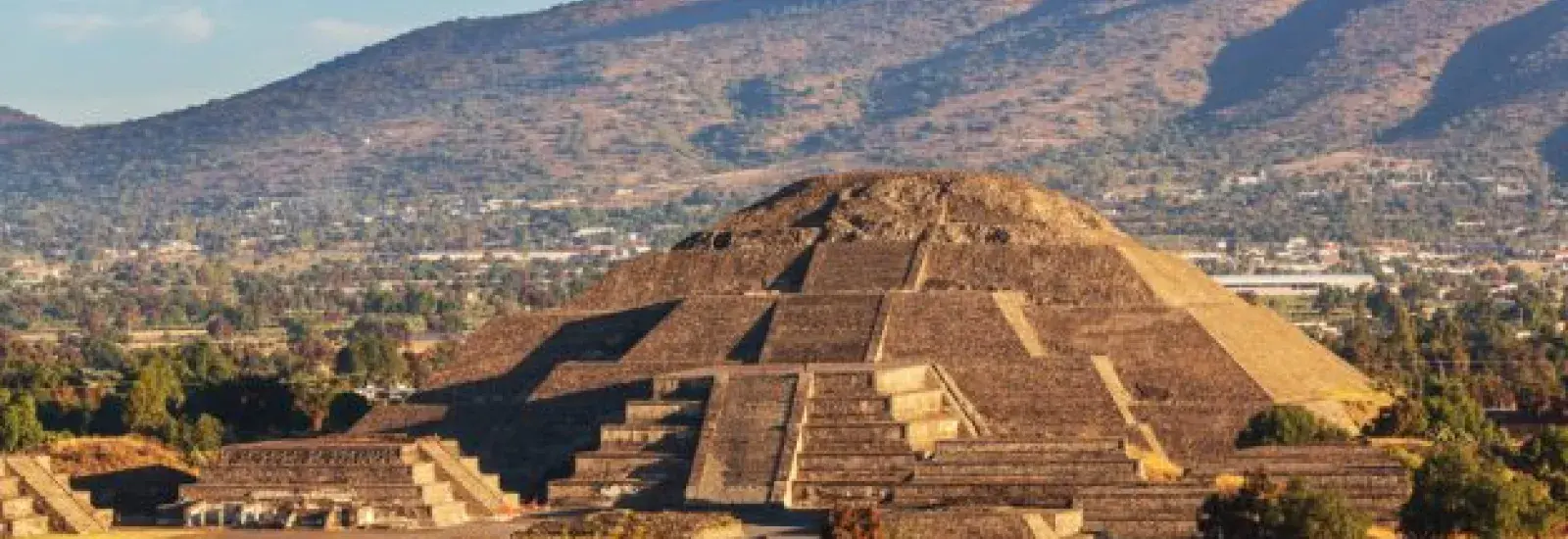 Mexico_Teotihuacan_Pyramid_shutterstock_176156570-e1582777709388.jpg