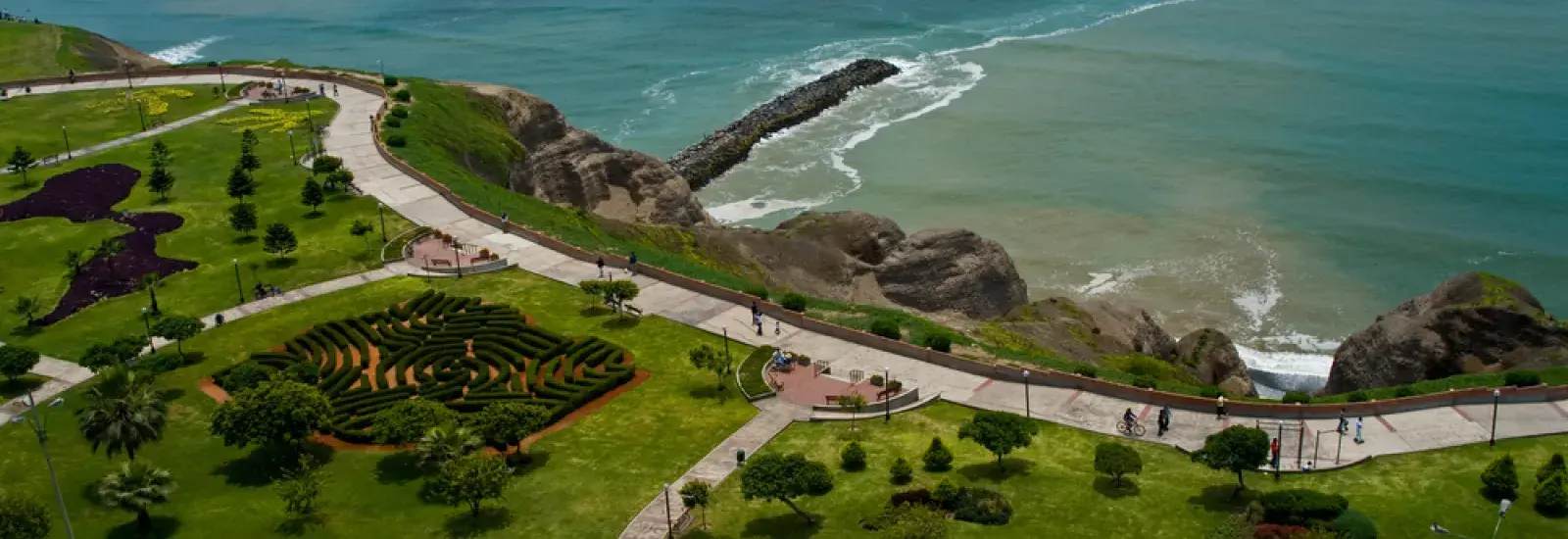 MirafloresParc_shutterstock_48659359.jpg