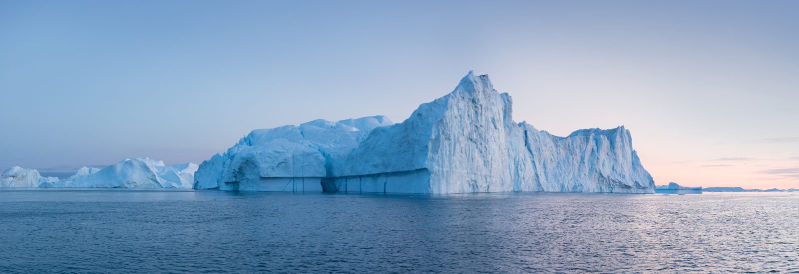 Antarctic Explorer: Discovering the 7th Continent | World Voyager