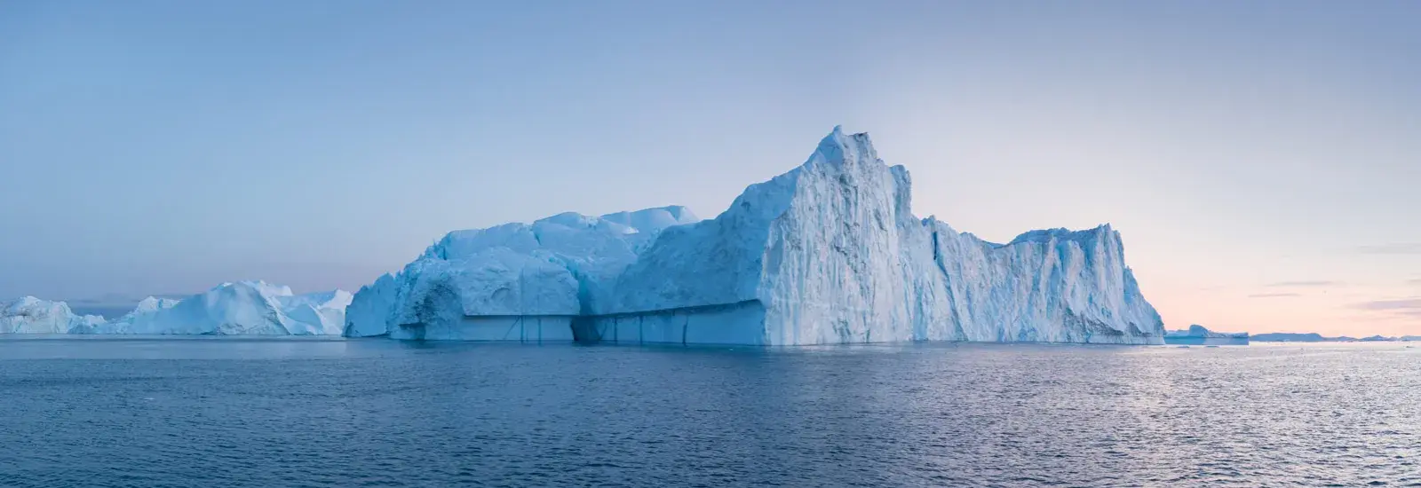 Antarctic Explorer: Discovering the 7th Continent | World Voyager