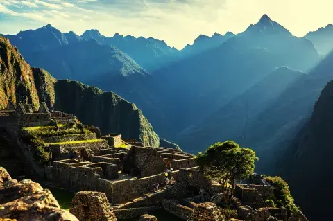 Guide to Machu Picchu: Mysterious Beginnings and Modern-Day Treasure Guide to Machu Picchu: Mysterious Beginnings and Modern-Day Treasure