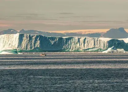 tabular iceberg in Arctic Greenland) 